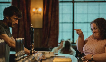 La nueva serie de Netflix cuenta la historia de la vida real de su protagonista y el acoso que vivió.