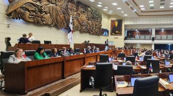 La bancada del PRD indicó en un comunicado que ‘no ha sido invitada por el presidente de la República a ninguna reunión’.