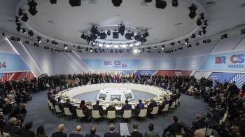 Funcionarios asisten a una sesión plenaria en el formato de alcance/Brics Plus en la cumbre de Brics en Kazán, Rusia, el 24 de octubre de 2024. La cumbre se lleva a cabo del 22 al 24 de octubre.