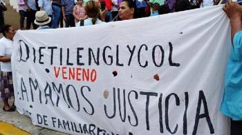 Los afectados por dietilenglicol pidieron que se haga justicia.