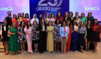 Ganadoras y finalistas en la premiación de “Las 25 mujeres más destacadas de Panamá” 2023.