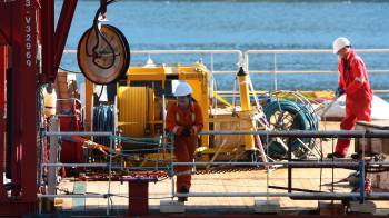 “Gente de mar” se refiere a las personas que trabajan en el sector marítimo.