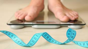Algunos defienden que las prácticas de Skinny Tok enseñan sobre la alimentación intuitiva y la disciplina en el entrenamiento mientras otros piensan que la tendencia promueve desórdenes alimentarios.