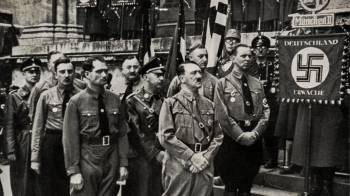El austriaco se convirtió en canciller de Alemania en 1933 iniciando una ola de propagandas y movimientos que desencadenaron la Segunda Guerra Mundial desde 1939 hasta 1945.