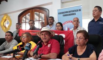 Representantes de Conato y Conusi, en conferencia de prensa, este jueves.