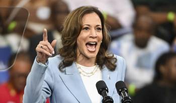 Foto de archivo de la vicepresidenta de EE.UU. Kamala Harris.