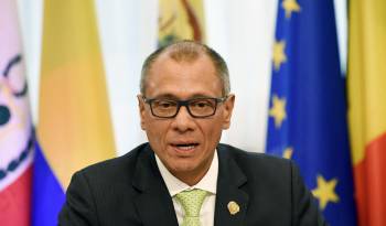 El ex vicepresidente de Ecuador Jorge Glas, encarcelado después de una dramática redada en la Embajada de México en Quito, se ha declarado en huelga de hambre después de un fallido intento de suicidio, dijo su exjefe Rafael Correa el 10 de abril de 2024.