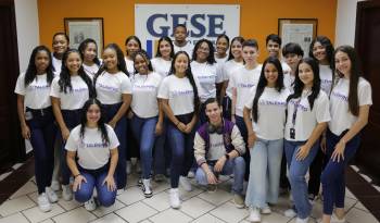Visita de los jóvenes de Talenpro a La Estrella de Panamá.