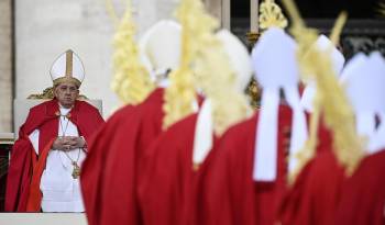 El Papa Francisco celebra la Santa Misa del Domingo de Ramos en la Plaza de San Pedro, Ciudad del Vaticano.