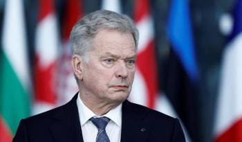 El presidente de Finlandia, Sauli Niinisto, da una conferencia de prensa durante una reunión de ministros de Asuntos Exteriores de la OTAN, en la sede de la OTAN en Bruselas, el 4 de abril de 2023.