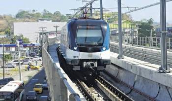 Arjona destacó que el avance ferroviario es del 95%.