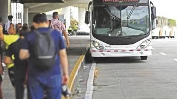 Con financiamiento del BID y el Fondo Verde del Clima, MiBus explora el mercado internacional para una futura licitación que modernice el transporte urbano con tecnología limpia.
