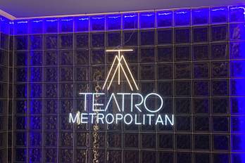 La inauguración del Teatro Metropolitan representa un paso más en la evolución del teatro privado en Panamá.