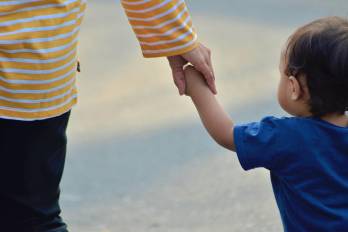 De los más de 29.000 niños que pasaron por procesos de abuso o abandono, el 19.2 % no tenía acceso a educación. Imagen ilustrativa
