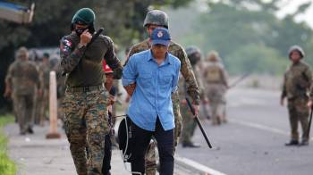 La represión, según los denunciantes, pone en riesgo la vida y dignidad de los habitantes de la comarca, vulnerando tratados y normas internacionales sobre los derechos de los pueblos indígenas.