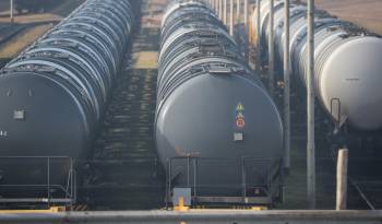 Vagones cisterna en las instalaciones del depósito de petróleo HES en el puerto de Wilhelmshaven, norte de Alemania.