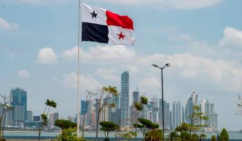 Aunque a menor ritmo, la economía de Panamá se ha mantenido creciendo en las últimas dos décadas, a excepción del 2020.