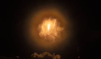 Un cohete SpaceX Falcon 9 con la cápsula Crew Dragon Endeavour que transporta la misión Crew-8 se lanza desde la plataforma de lanzamiento 39A en el Centro Espacial Kennedy de la NASA en Florida el 3 de marzo de 2024.