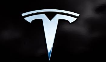 Imagen de archivo del logo de Tesla.