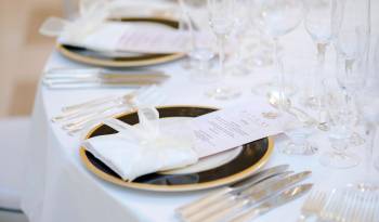 Una elegante mesa recibió a los invitados del Ritual Gastronómico.