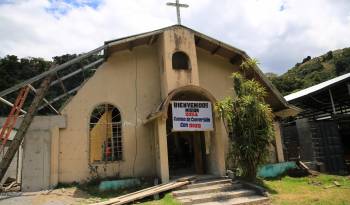 Casi cuatro años después, una iglesia en Tierras Altas, provincia de Chiriquí, está en reparación por los daños del huracán Eta.