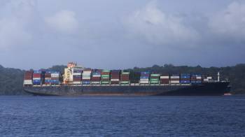 El presidente electo de Estados Unidos, Donald Trump, volvió el martes a amenazar con recuperar el control del Canal de Panamá.