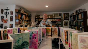 Fotografía cedida por David Rojas del investigador en ciencias marinas y acuarelista ecuatoriano, Roberto Jiménez.