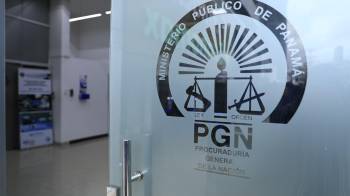 De acuerdo con la denuncia, esas irregularidades incluyen uso ilegal de fondos para cubrir déficits del programa de Invalidez, Vejez y Muerte.
