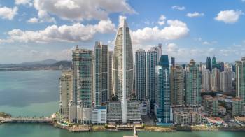 El edificio más alto de Panamá es el JW Marriot.