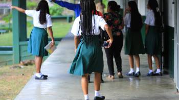 Como resultado, los egresados de la educación media enfrentan serias deficiencias en competencias fundamentales.