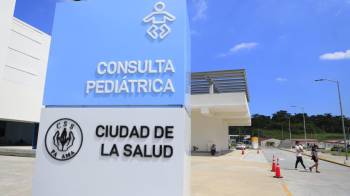 La menor fue trasladada el pasado miércoles a la Ciudad de la Salud, debido a la gravedad de su herida.