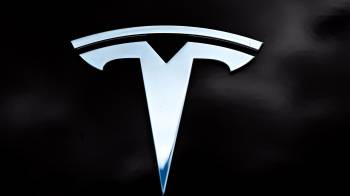 Imagen de archivo del logo de Tesla.