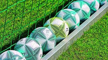 Balones de fútbol.