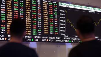 Los inversores del mercado bursátil se encuentran pendientes de que Trump ponga en marcha, el martes, los aranceles del 25% para México y Canadá y de un 10% adicional para China.
