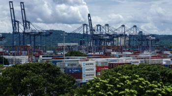 Patio de contenedores en el puerto de Panama Port, ubicado en Balboa, es uno de los dos puertos en medio de las ventas de acciones.