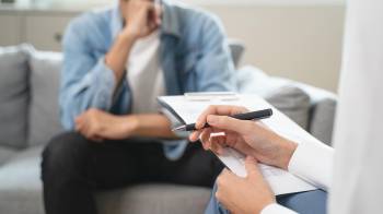 Una investigación en Dartmouth presentó a pacientes con depresión y ansiedad con Therabot, una app de asistencia emocional.