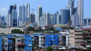 En Panamá, la inflación promedio es baja en 2,2 %, debido a que utiliza como moneda el dólar estadounidense.