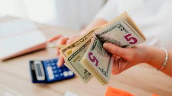 La brecha salarial entre hombres y mujeres en Panamá se distancia más en lugar de cerrarse.