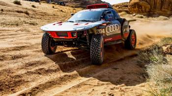El español Carlos Sainz se dio un buen regalo de Reyes en la primera etapa del Dakar 2024 EFE/EPA/Andrew Eaton/Archivo
