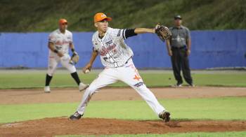 La novena de Los Santos logró una importante victoria frente a Colón 7-4.