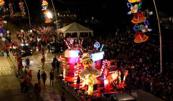 En 2023, durante la gestión del entonces alcalde José Luis Fábrega, se destinaron $5.9 millones para el alumbrado y desfile navideño.