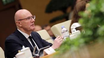 El viceprimer ministro de Rusia, Dmitry Chernyshenko, en Hanói, Vietnam.