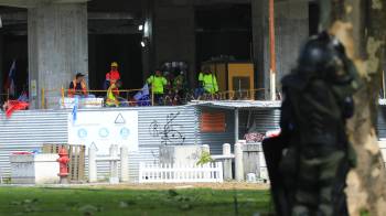 Unidad antomotines durante las protestas que el Suntracs realizó dentro del proyecto del nuevo Hospital del Niño.