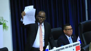El diputado Buchanan, del PRD, y otros de libre postulación, sustentaron sus votos en contra de los 35 artículos propuestos el pasado jueves.