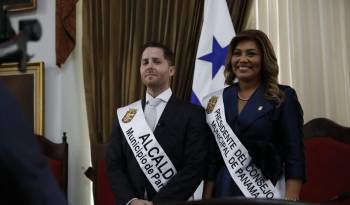 Además de Mizrachi tomó posesión Keira Navarro como presidenta del Concejo de Panamá.