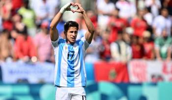 El delantero argentino, Giuliano Simeone, celebrando su gol ante Marruecos.