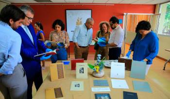 El archivo cuenta con una completa colección de catálogos de las exposiciones del artista.