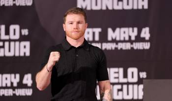 Canelo Álvarez cuenta con mayor recorrido sobre los encordados. Eso se llama experiencia.