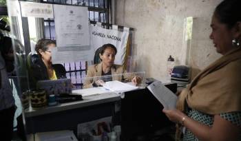 Presentación de las propuestas en la Oficina de Participación Ciudadana de la Asamblea Nacional.