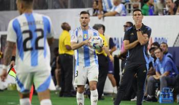 El seleccionador del Argentina, Lionel Scaloni (d).